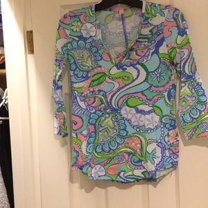 Lilly Pulitzer Quarter Length top!
